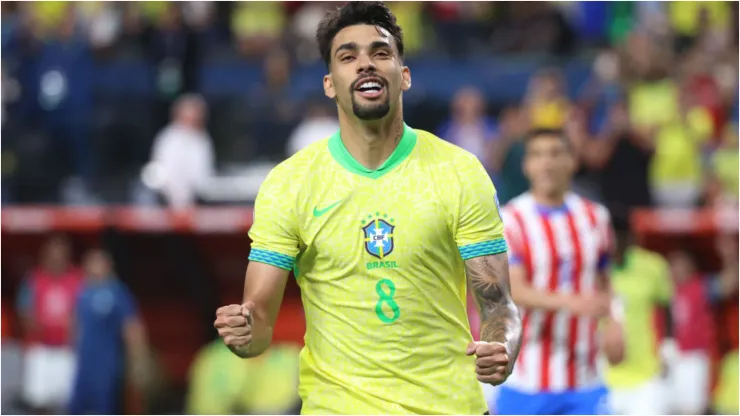 Foto: Ian Maule/Getty Images - Lucas Paquetá em ação pela Seleção Brasileira
