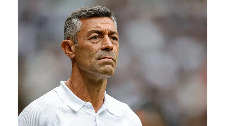 MG - BELO HORIZONTE - 22/09/2024 - BRASILEIRO A 2024, ATLETICO-MG X BRAGANTINO - Pedro Caixinha tecnico do Bragantino durante partida contra o Atletico-MG no estadio Arena MRV pelo campeonato Brasileiro A 2024. Foto: Gilson Lobo/AGIF
