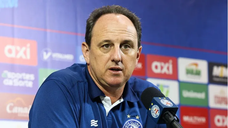 Ceni durante a coletiva concedida após o duelo.