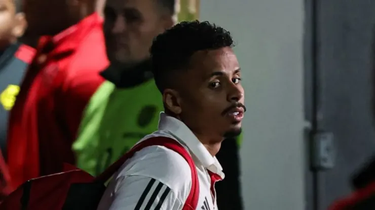 Allan, na chegada do Flamengo, para partida contra o Atlético-MG no estádio Independência pelo Campeonato Brasileiro