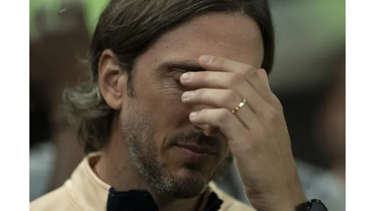 RJ - RIO DE JANEIRO - 01/09/2024 - BRASILEIRO A 2024, FLUMINENSE X SAO PAULO - Luis Zubeldia tecnico do Sao Paulo durante partida contra o Fluminense no estadio Maracana pelo campeonato Brasileiro A 2024.