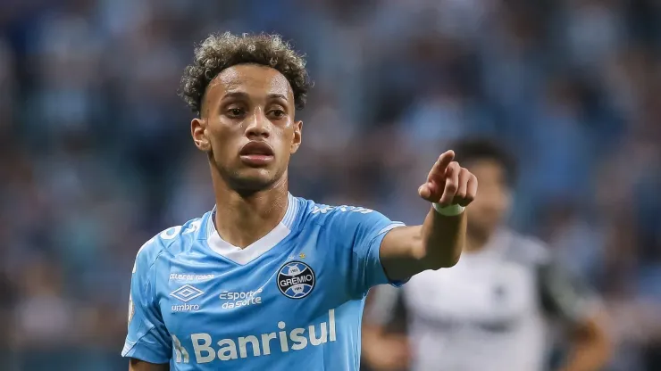 Ex-Grêmio, Bitello foi indicado pelo CIFUT, mas Corinthians recuou por pedida altíssima do Dínamo de Moscou