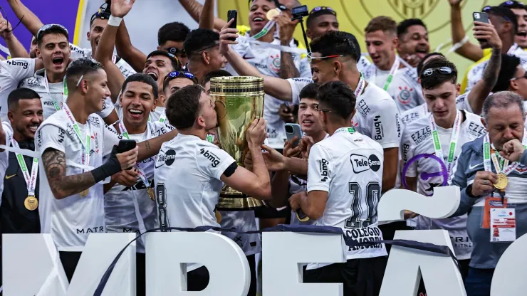 Corinthians campeão da Copinha 2024. Foto: Fabio Giannelli/AGIF
