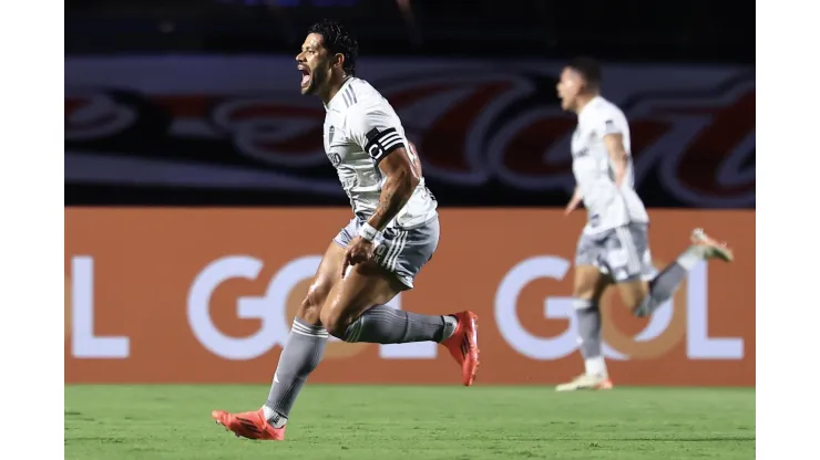 Hulk, durante partida contra o São Paulo, no Brasileirão (Foto: Marcello Zambrana/AGIF)
