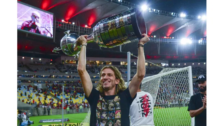 - Filipe Luís já soube que o Fla tem reforço contatado para 2025