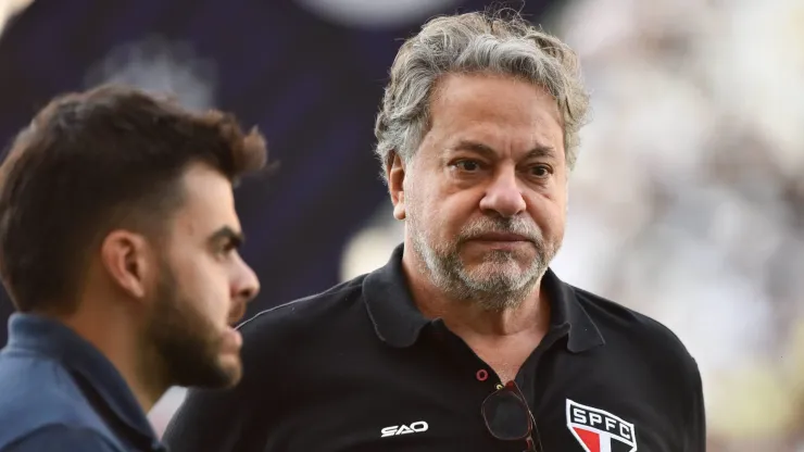 Flamengo tem caminho livre para assinar com camisa 10; São Paulo desistiu 
