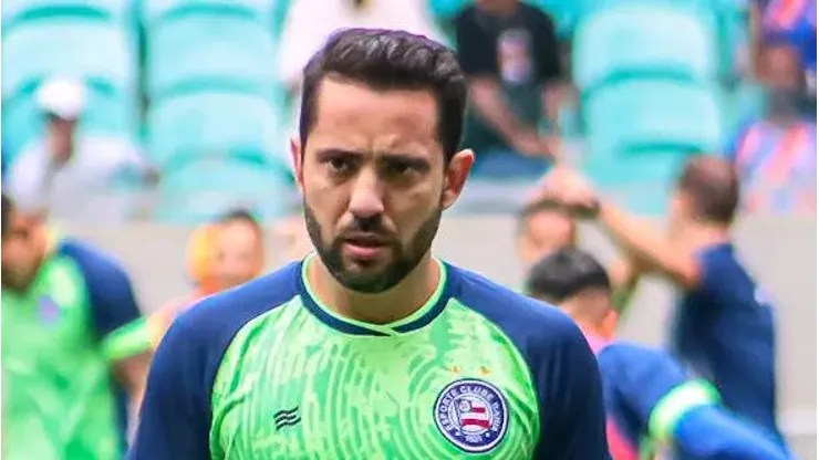 - Everton Ribeiro, ídolo do Fla