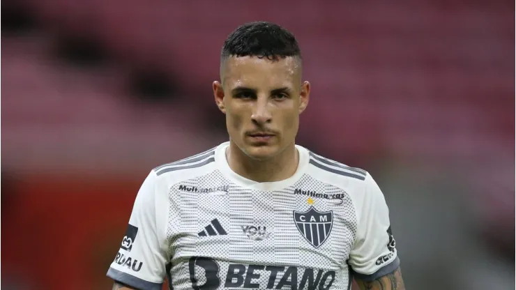 Guilherme Arana se posiciona sobre gol perdido na Seleção Brasileira