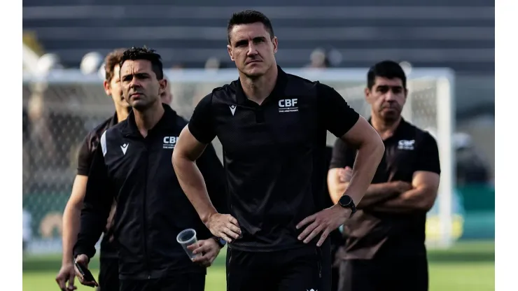 Árbitro Rafael Rodrigo Klein e sua equipe. Foto: Fabio Giannelli/AGIF