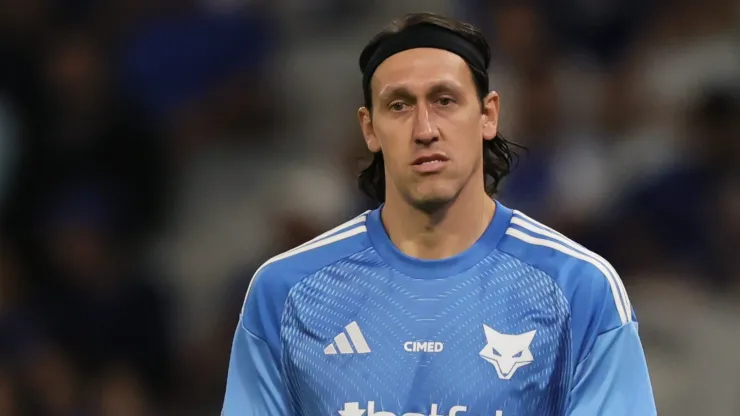 Cássio vem a público e rasga elogios a Filipe Luís após Cruzeiro x Flamengo: “Muito promissor”