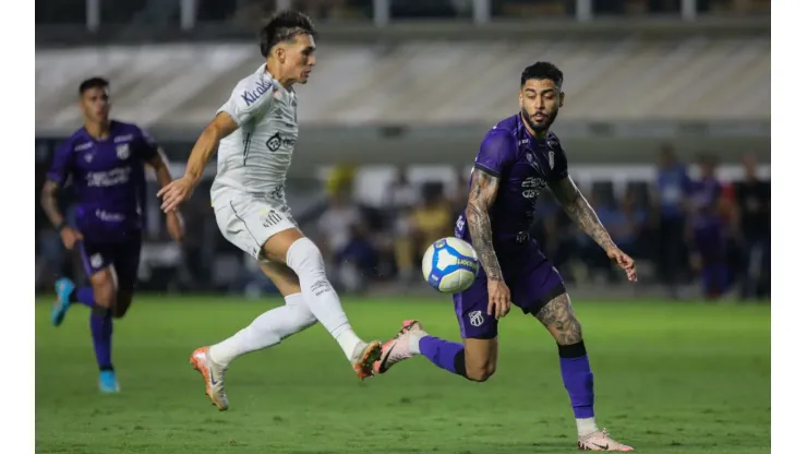 Santos x Ceará se enfrentam nesta segunda-feira pelo Campeonato Brasileiro. Foto: Reinaldo Campos/AGIF