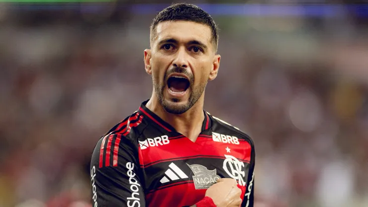 Arrascaeta toma decisão após Flamengo não aceitar as condições para renovar seu contrato de forma imediata