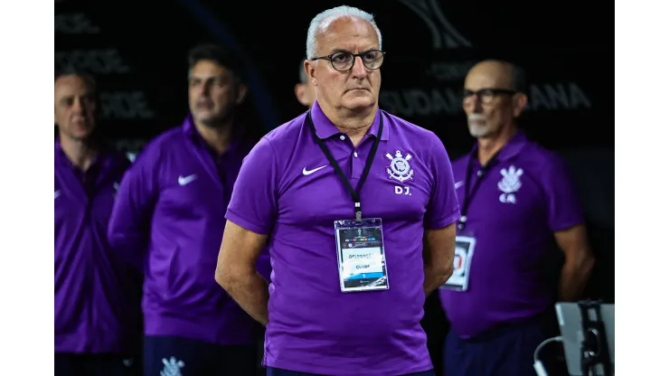 Dorival Júnior faz 1 mês no Timão em meio a rodízios, poucos treinos e cenário político caótico
