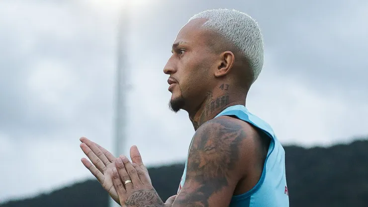 Jornal Inglês destaca momento de Wesley no Flamengo: “Exibições impressionantes”