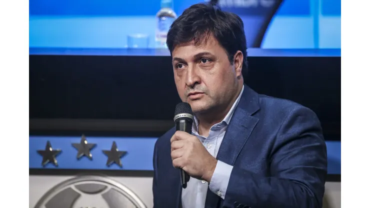 Alberto Guerra alinha acordo com empresários para ter grandes reforços no Grêmio ainda nesta janela de transferências