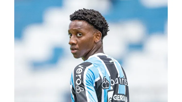 Shakhtar Donetsk mira promessa do Grêmio e sinaliza proposta por Gabriel Mec