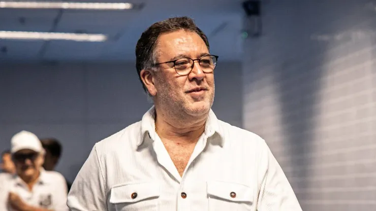 Marcelo Teixeira confirma chegadas de Adonis Frias e Victor Hugo ao Santos: “Eles já estão aqui na cidade”