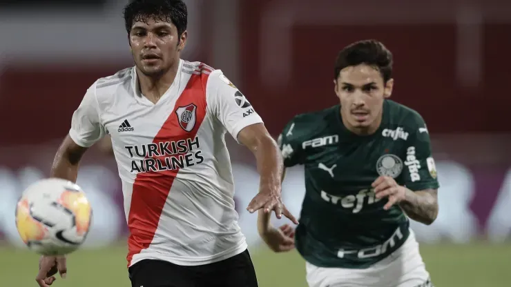Raphael Veiga durante partida contra o River Plate – (Photo by Juan I. Roncoroni – Pool/Getty Images)