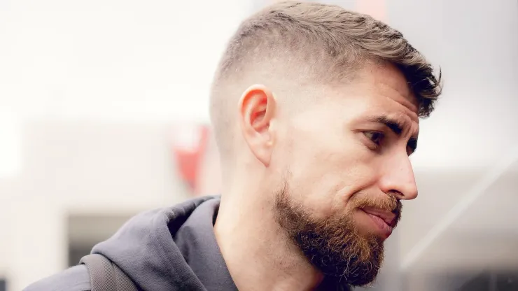 Jorginho fica desolado com empate do Flamengo contra o Vasco e foi flagrado saindo do estádio muito irritado