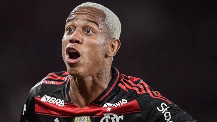 Wallace Yan gera revolta no Flamengo e deve ser punido sem chances de entrar em campo até o fim do ano