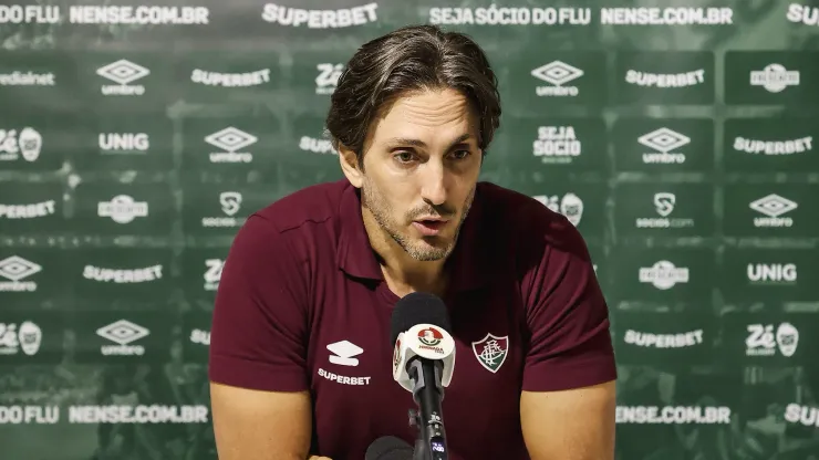 Fluminense perde para o Mirassol e Zubeldía se revolta com arbitragem: “não sei se é por pressão”