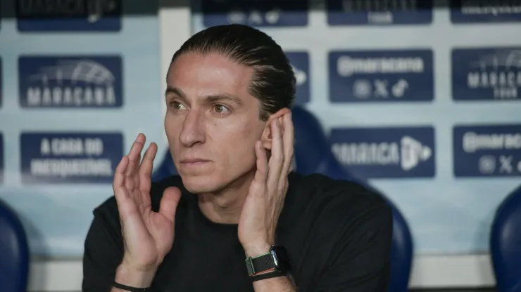 RJ - RIO DE JANEIRO - 21/09/2025 - BRASILEIRO A 2025, FLAMENGO X VASCO - Filipe Luis tecnico do Flamengo durante partida contra o Vasco no estadio Maracana pelo campeonato Brasileiro A 2025. Foto: Thiago Ribeiro/AGIF