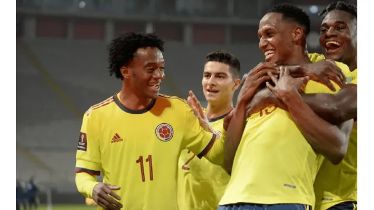 Colombia empató 2-2 contra Argentina.
