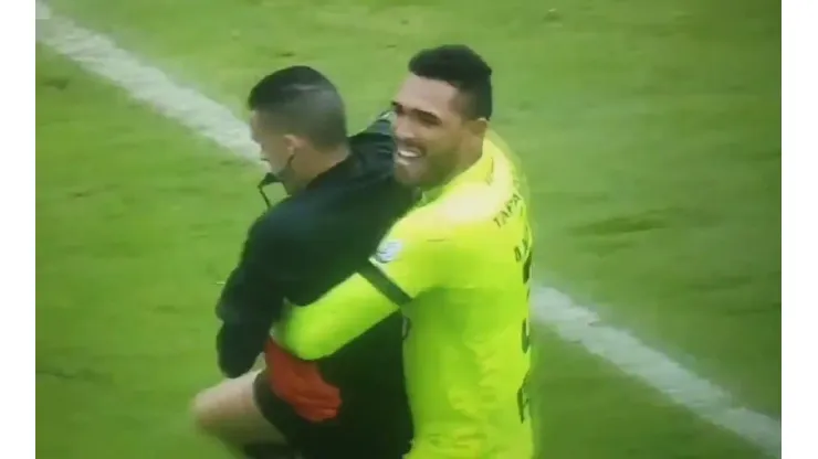 Video: el abrazo de Montero al árbitro luego de que Tolima se consagrara campeón