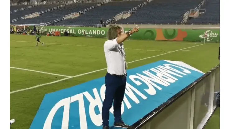 Imposible no quererlo: así se despide el 'profe' Gamero de los hinchas en Orlando