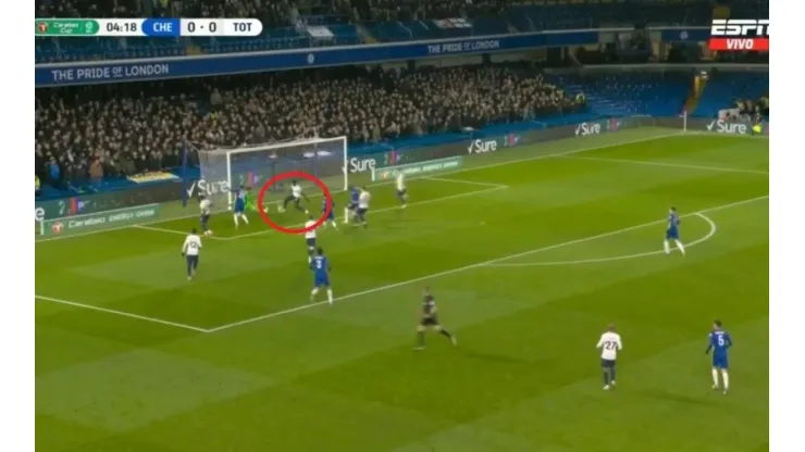 ¡No puede ser! Davinson Sánchez comprometido en el gol que puso a ganar al Chelsea