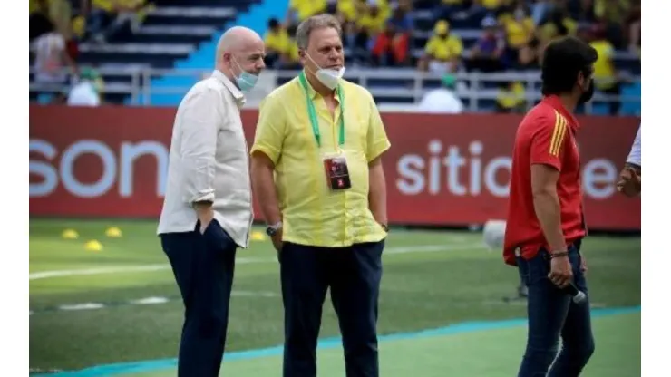 Jesurún, presidente de la FCF, celebra el paso a la final de Copa América Femenina