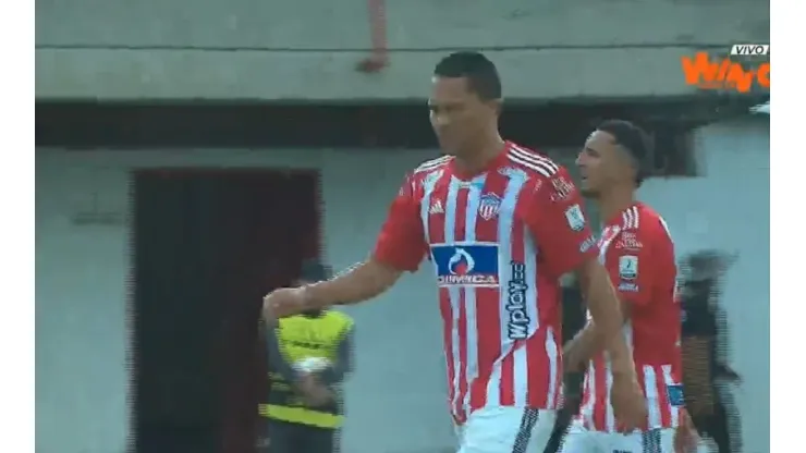 Carlos Bacca mostró su categoría y se mandó su primer golazo con el Junior