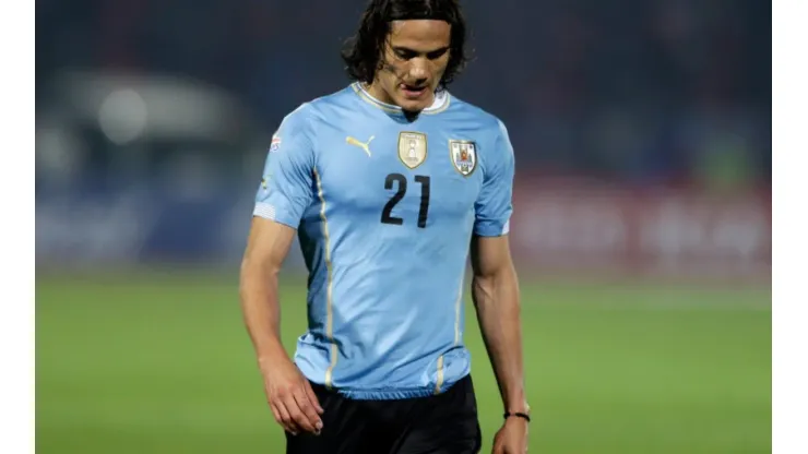 Cavani pone en duda el Mundial: técnico de Valencia habla sobre su lesión