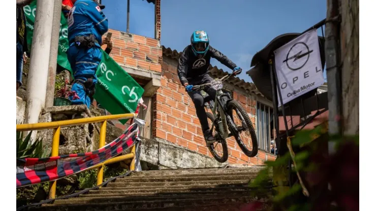 ¡Adrenalina, técnica y más! Manizales de nuevo fue la cuna del Downhill Urbano