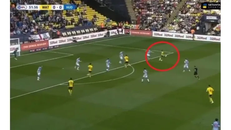 Control, enganche y tremendo golazo de Yaser Asprilla con el Watford