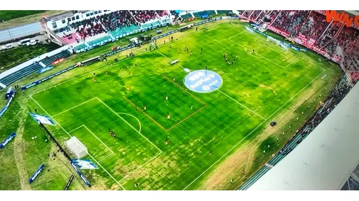 Lluvia de burlas y de críticas por el mal estado de la cancha de Tunja