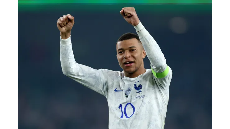 PSG y Real Madrid llegaron a un acuerdo para el traspaso de Kylian Mbappé.
