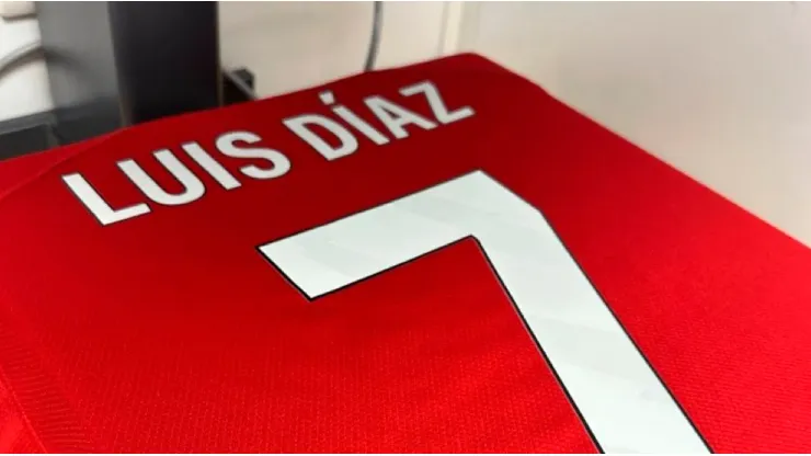 Luis Fernando Díaz ahora vestirá la camiseta número '7' con el Liverpool de Inglaterra.
