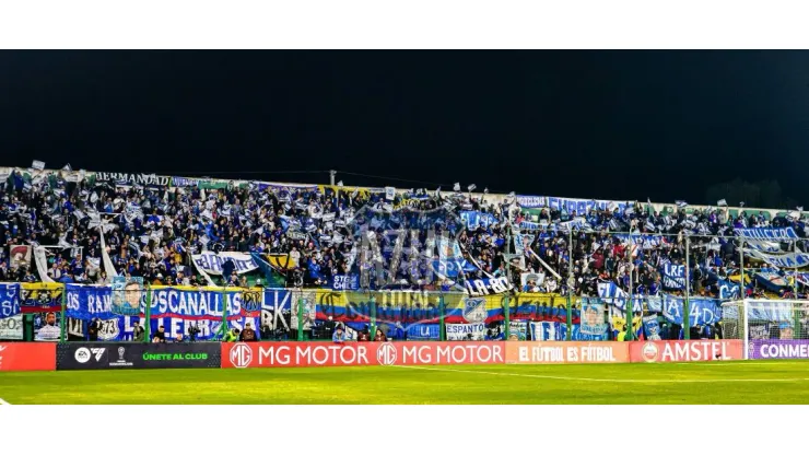 Monumental acompañamiento de la hinchada de Millonarios en Argentina