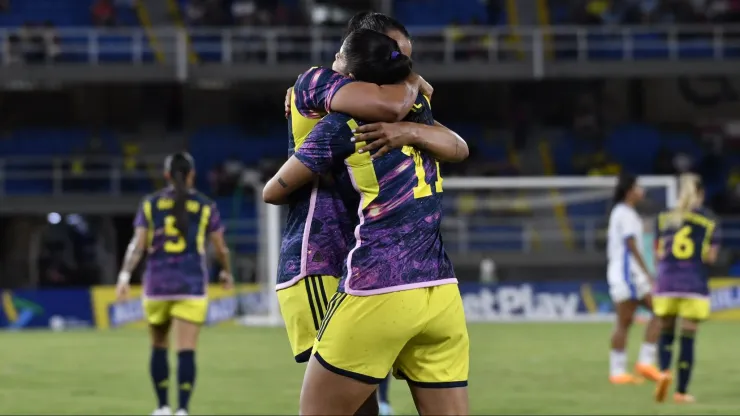 Insólito: aerolínea dejó tiradas a jugadoras de la Selección Colombia que iban rumbo al Mundial