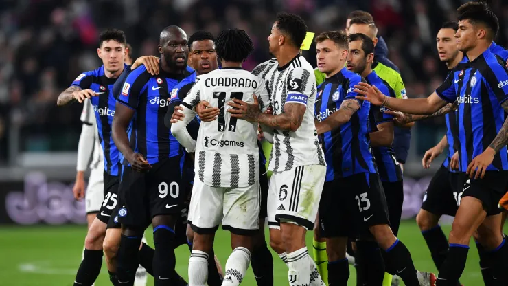 Protestas de los hinchas de Inter por la llegada de Juan Guillermo Cuadrado