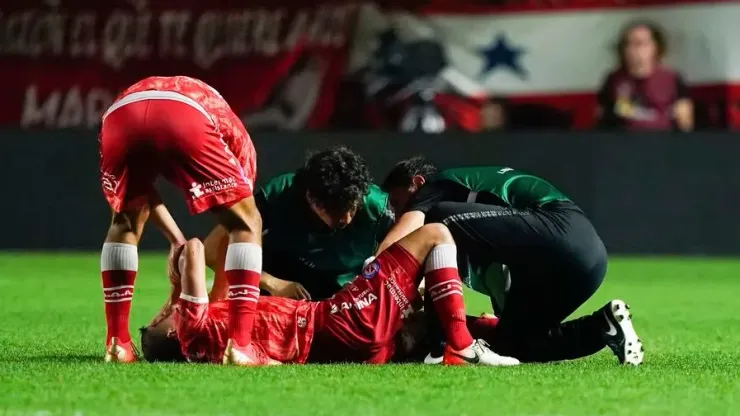 Así quedó jugador de Argentinos que lesionó Marcelo en la Copa Libertadores