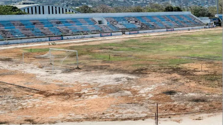 Triste imagen: histórico estadio del fútbol colombiano está completamente abandonado