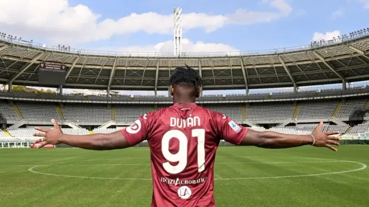 Así fue presentado Duván Zapata por su nuevo equipo, Torino