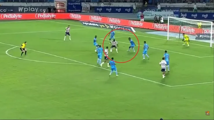 Golazo de Déiber Caicedo ante Unión Magdalena, recibió de espaldas y se las ingenió para elaborar una obra de arte.
