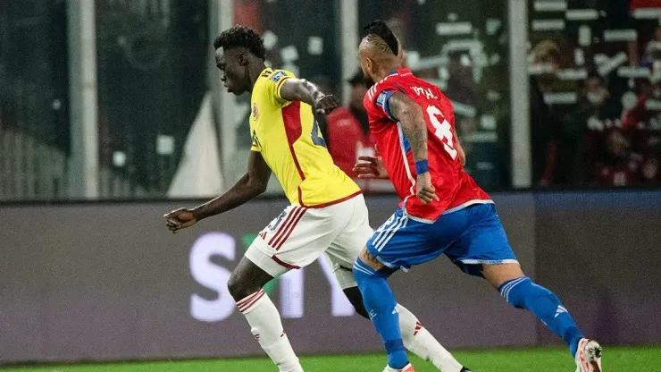 Davinson Sánchez cuestionó a Luis Sinisterra y Jhon Durán: “La camiseta pesa un poco”