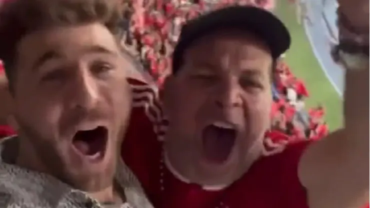 Gastón Sauro sorprende a los hinchas de América de Cali tras el grito de gol en el clásico.
