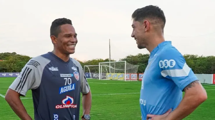 Las dos fotografías que se tomó Carlos Bacca con Darwin Nuñez y Federico Valverde.
