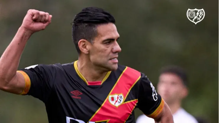 Doblete de Radamel Falcao ante Atlético Lugones
