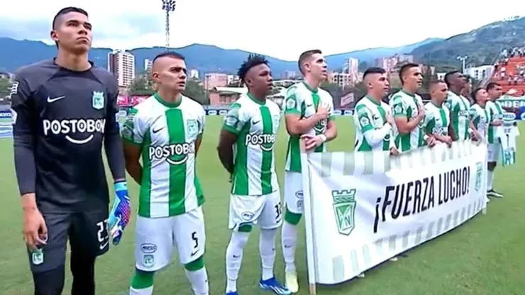 Los jugadores de Nacional le hacen homenaje a Luis Díaz. Pantallazo: @NOTICIASDEVERDE
